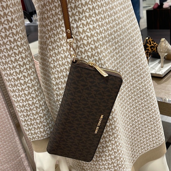 Michael Kors Jet Set Travel Large Travel CONTINENTAL wallet-wristlet-phoneholder - Picture 3 of 16